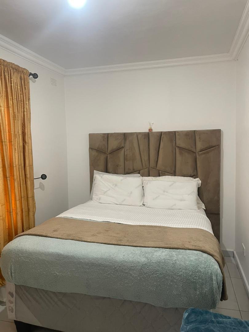 373 BnB Standard Bed B – Your Comfort Haven 🏡✨