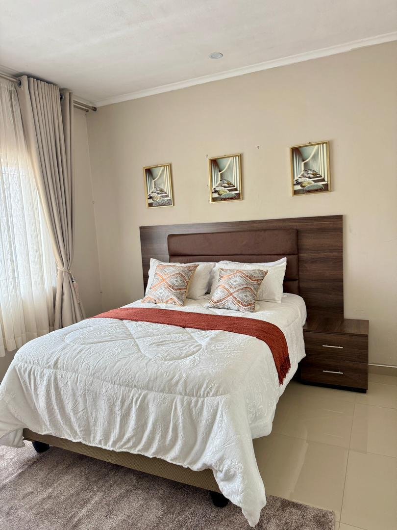 Elegant Fully Furnished 2-Bedroom Apartment in Kensington 